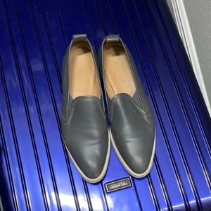 Ladies Everlane shoes